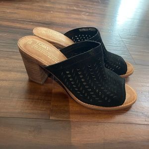 Women’s Tom’s black suede heeled sandals